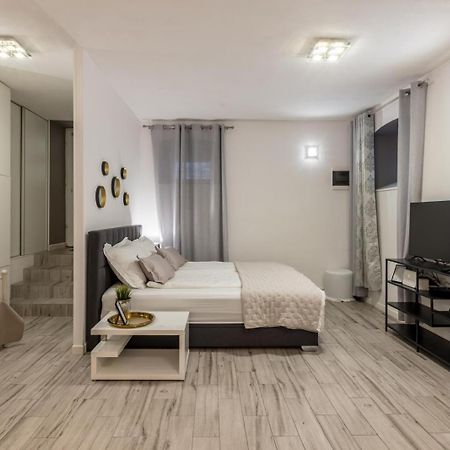 Apartments And Rooms Villa Lina スプリト エクステリア 写真