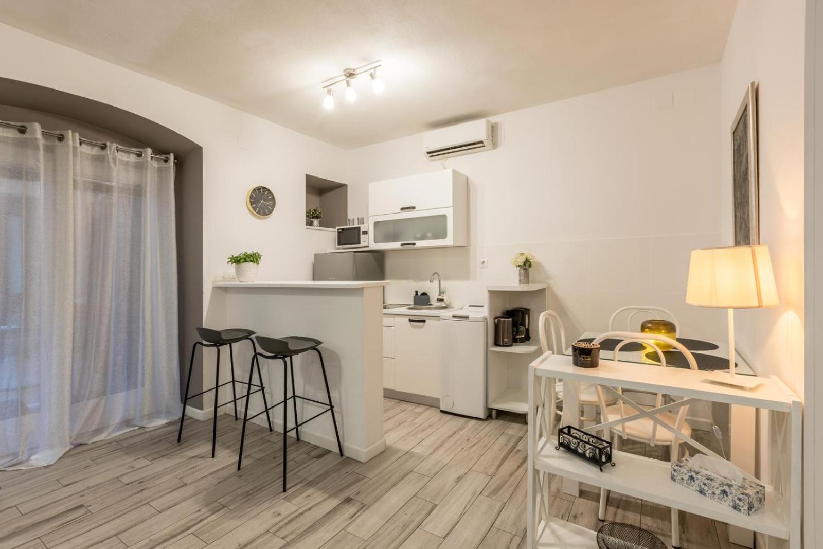 Apartments And Rooms Villa Lina スプリト エクステリア 写真