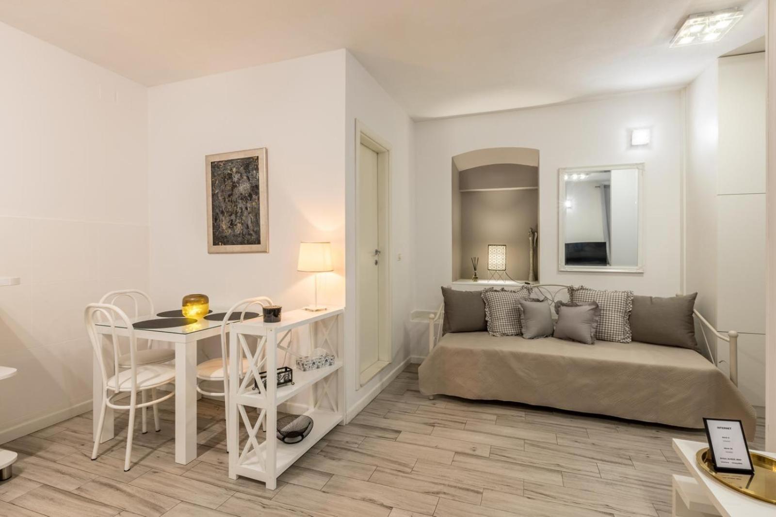 Apartments And Rooms Villa Lina スプリト エクステリア 写真